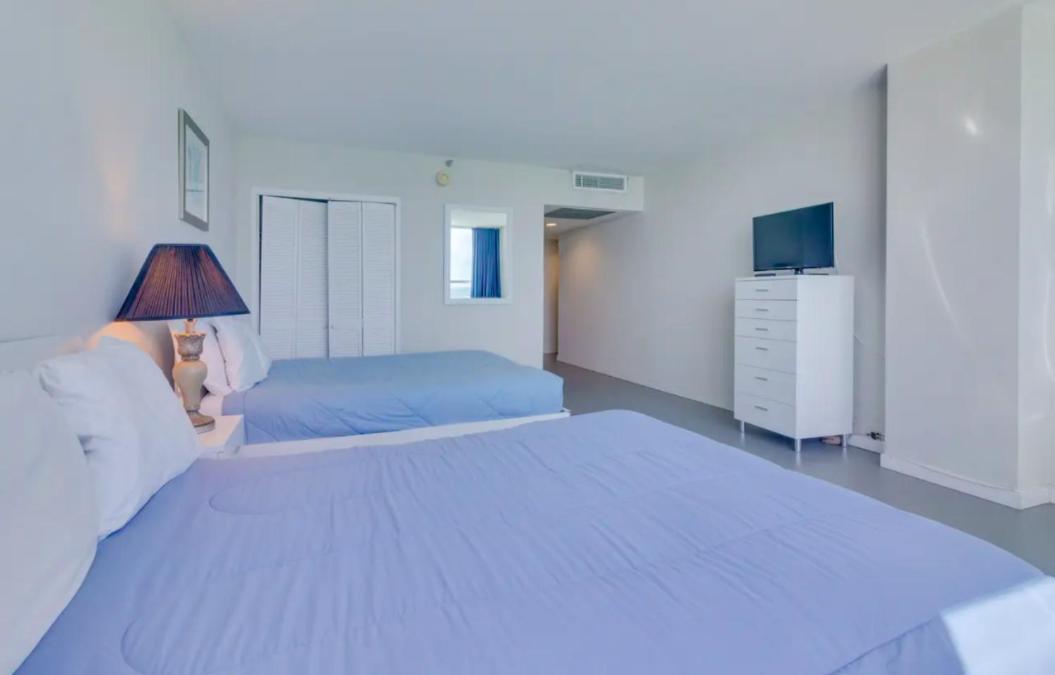 Castle 835 Oceanview Studio On Beach With Pool, Gym, Bars, And Free Parking Маями Бийч Екстериор снимка