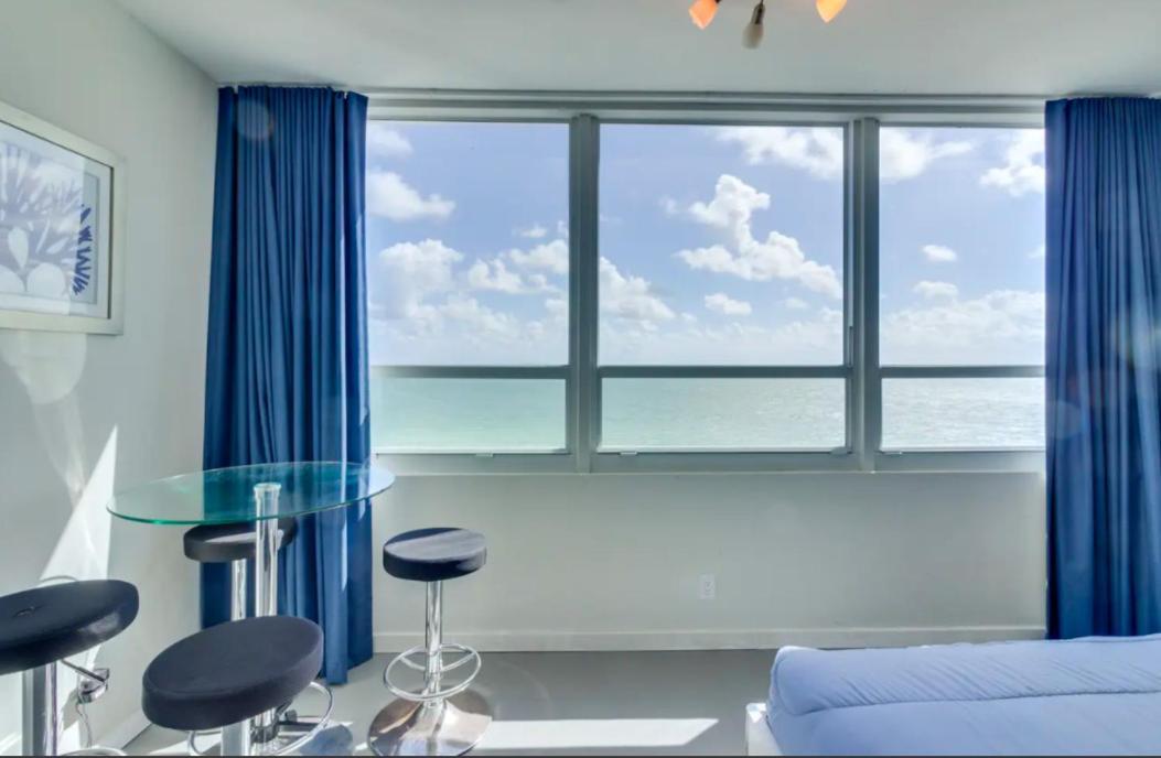 Castle 835 Oceanview Studio On Beach With Pool, Gym, Bars, And Free Parking Маями Бийч Екстериор снимка