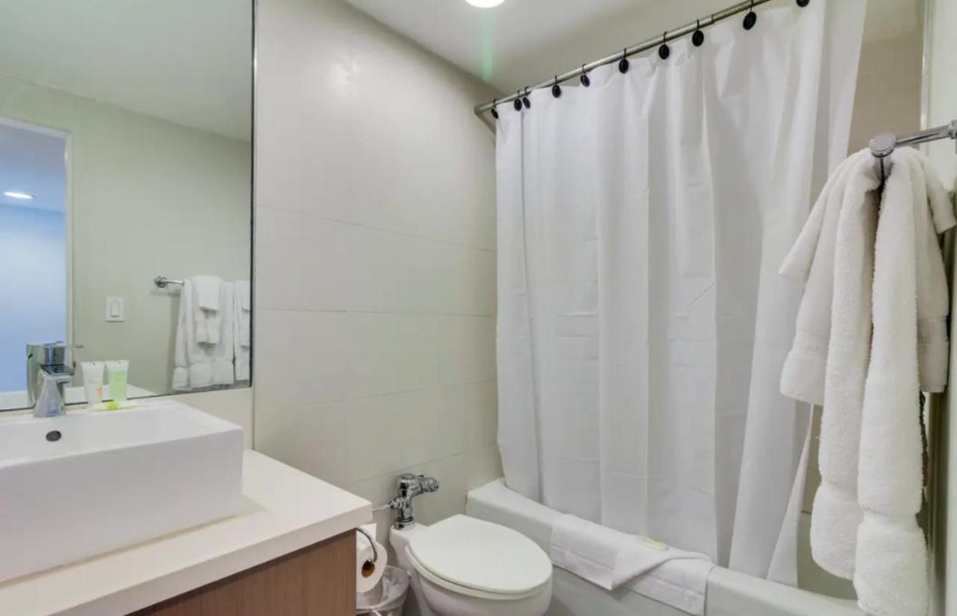 Castle 835 Oceanview Studio On Beach With Pool, Gym, Bars, And Free Parking Маями Бийч Екстериор снимка