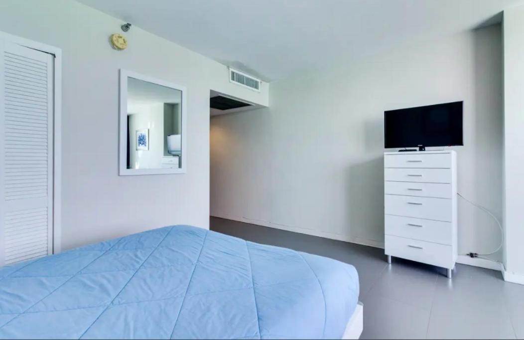 Castle 835 Oceanview Studio On Beach With Pool, Gym, Bars, And Free Parking Маями Бийч Екстериор снимка