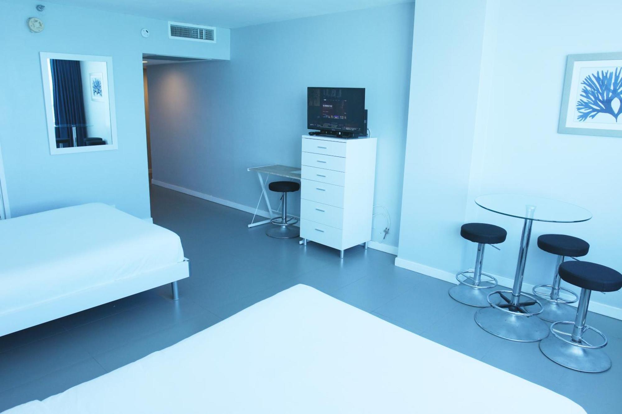 Castle 835 Oceanview Studio On Beach With Pool, Gym, Bars, And Free Parking Маями Бийч Екстериор снимка