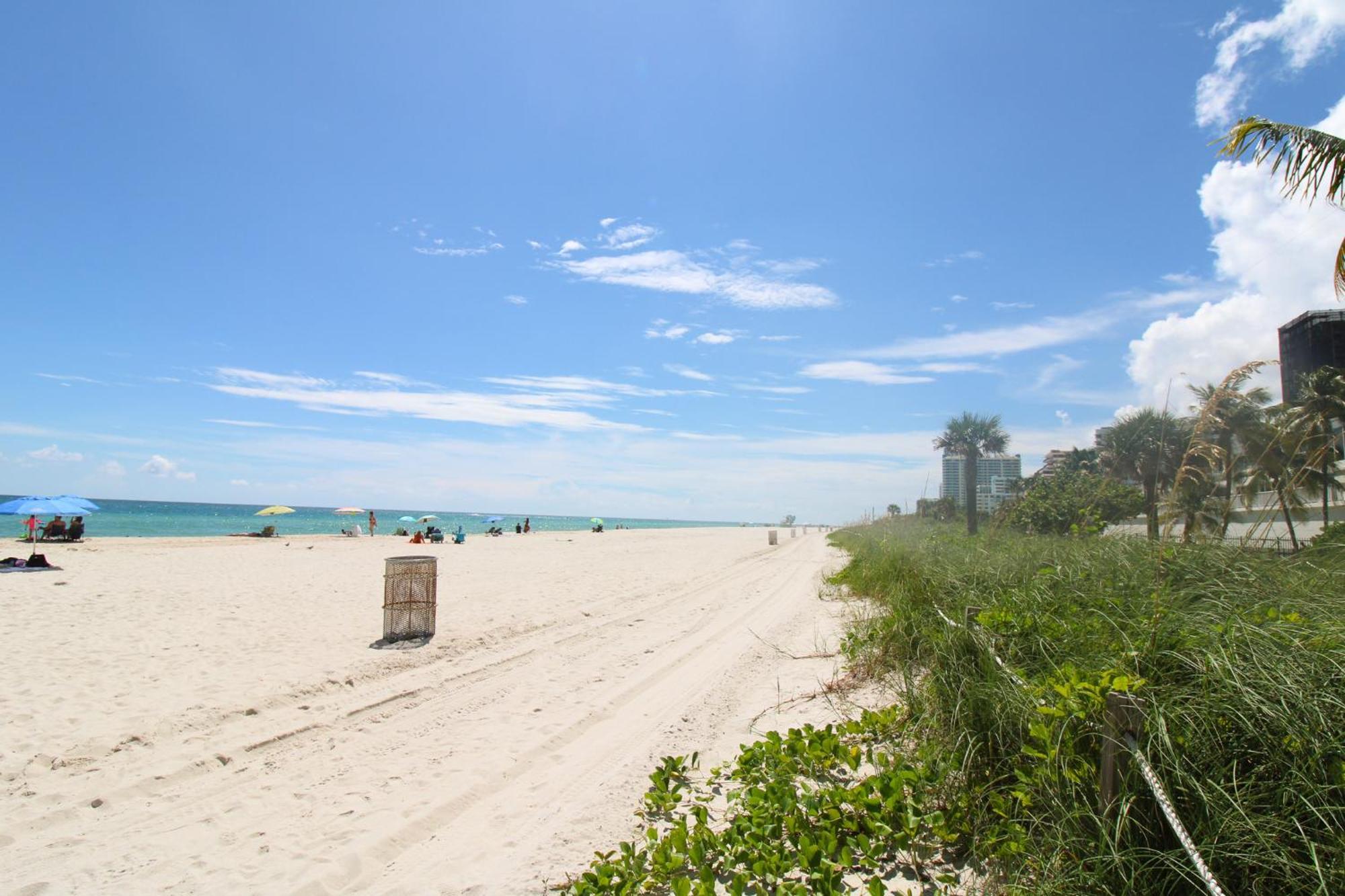 Castle 835 Oceanview Studio On Beach With Pool, Gym, Bars, And Free Parking Маями Бийч Екстериор снимка