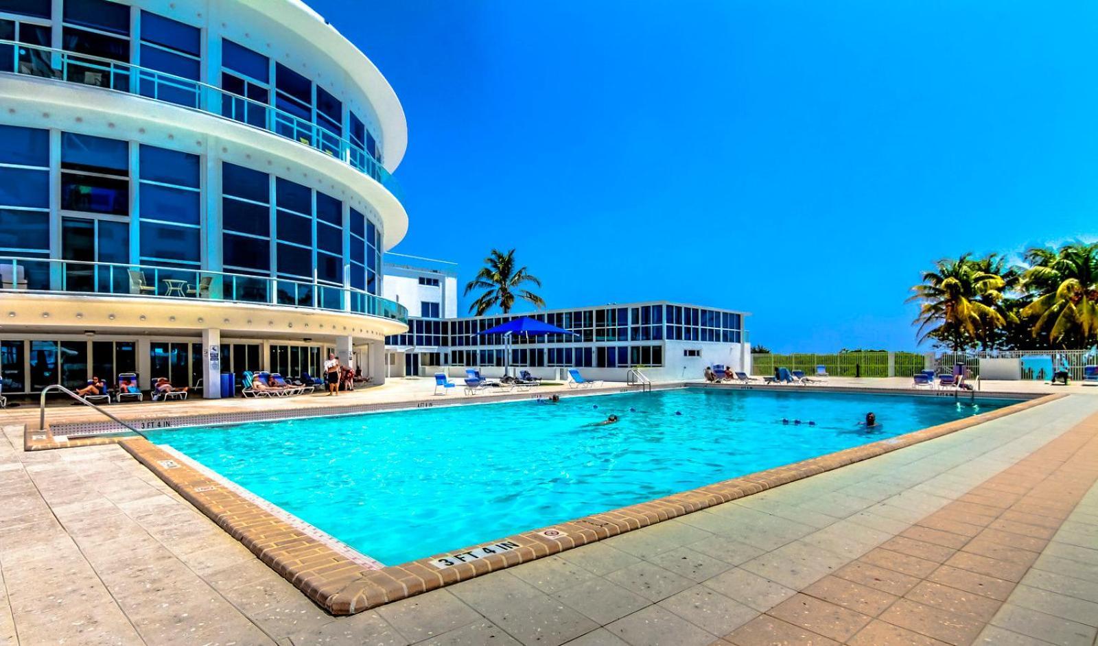 Castle 835 Oceanview Studio On Beach With Pool, Gym, Bars, And Free Parking Маями Бийч Екстериор снимка