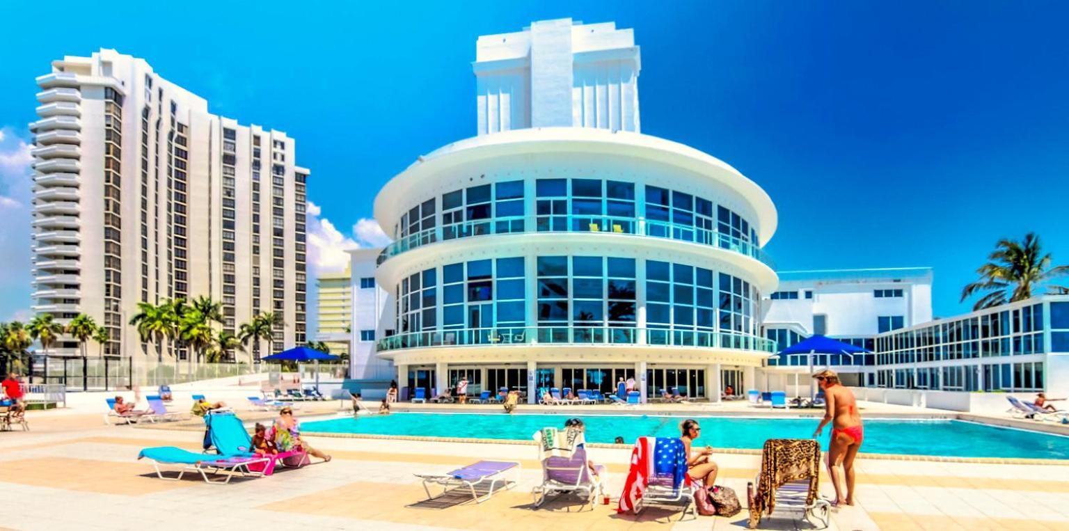Castle 835 Oceanview Studio On Beach With Pool, Gym, Bars, And Free Parking Маями Бийч Екстериор снимка
